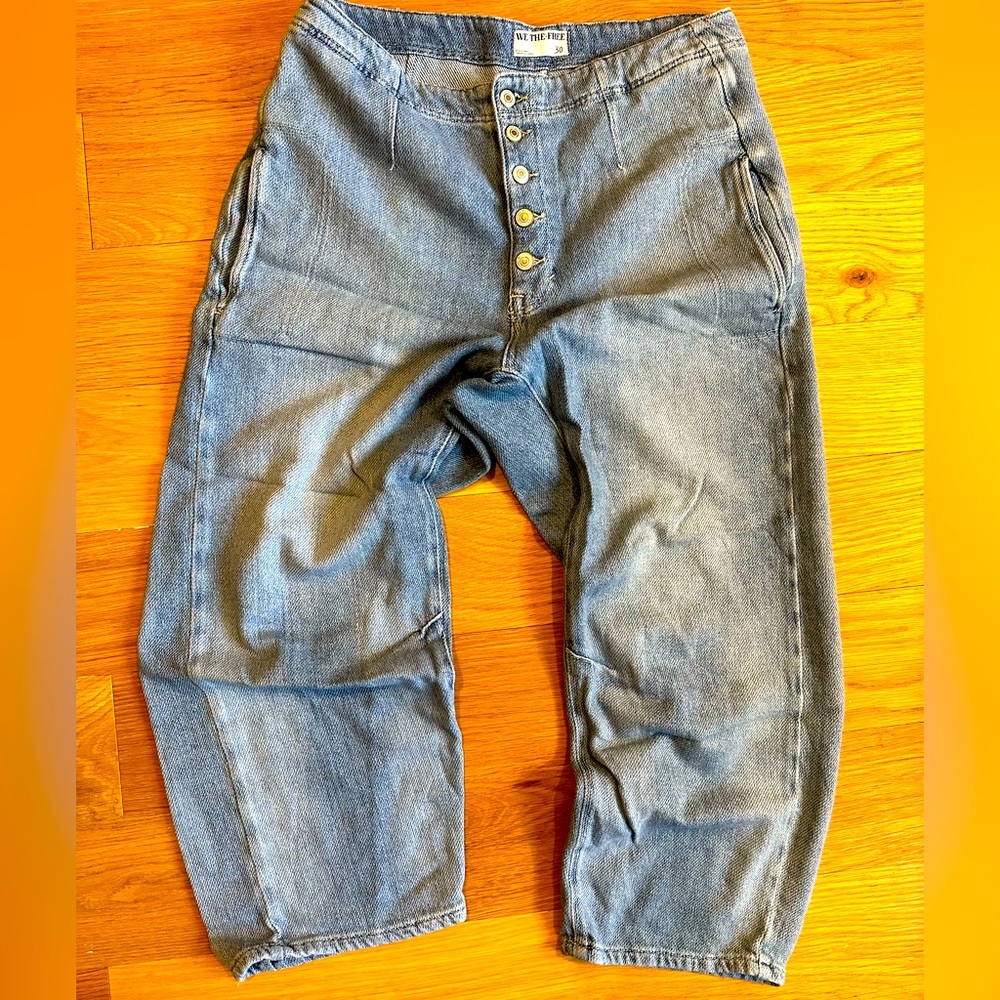 Free People Oksana barrel jeans.  Size 30.